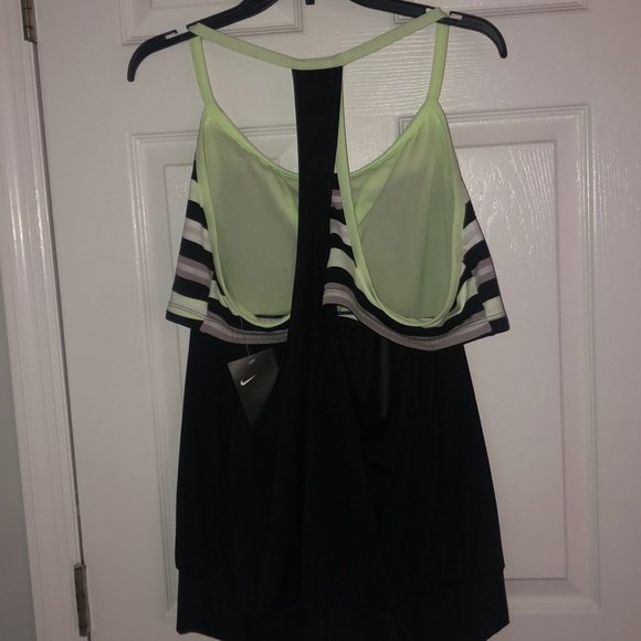 Women’s Nike plus size tankini/active top 3x - Picture 2 of 3